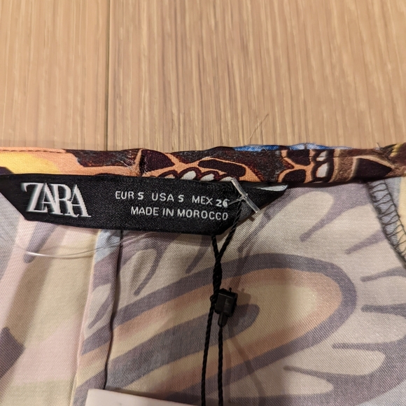 Colorful Paisley Women's Blouse - Picture 5 of 8